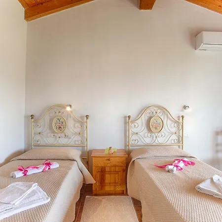 Agriturismo Mieleamaro Çiftlik konaklama