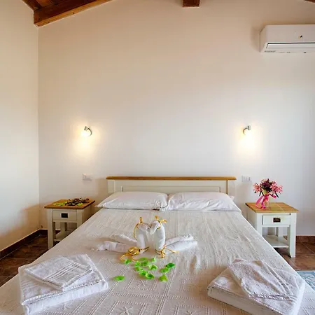 Agriturismo Mieleamaro * Όλμπια
